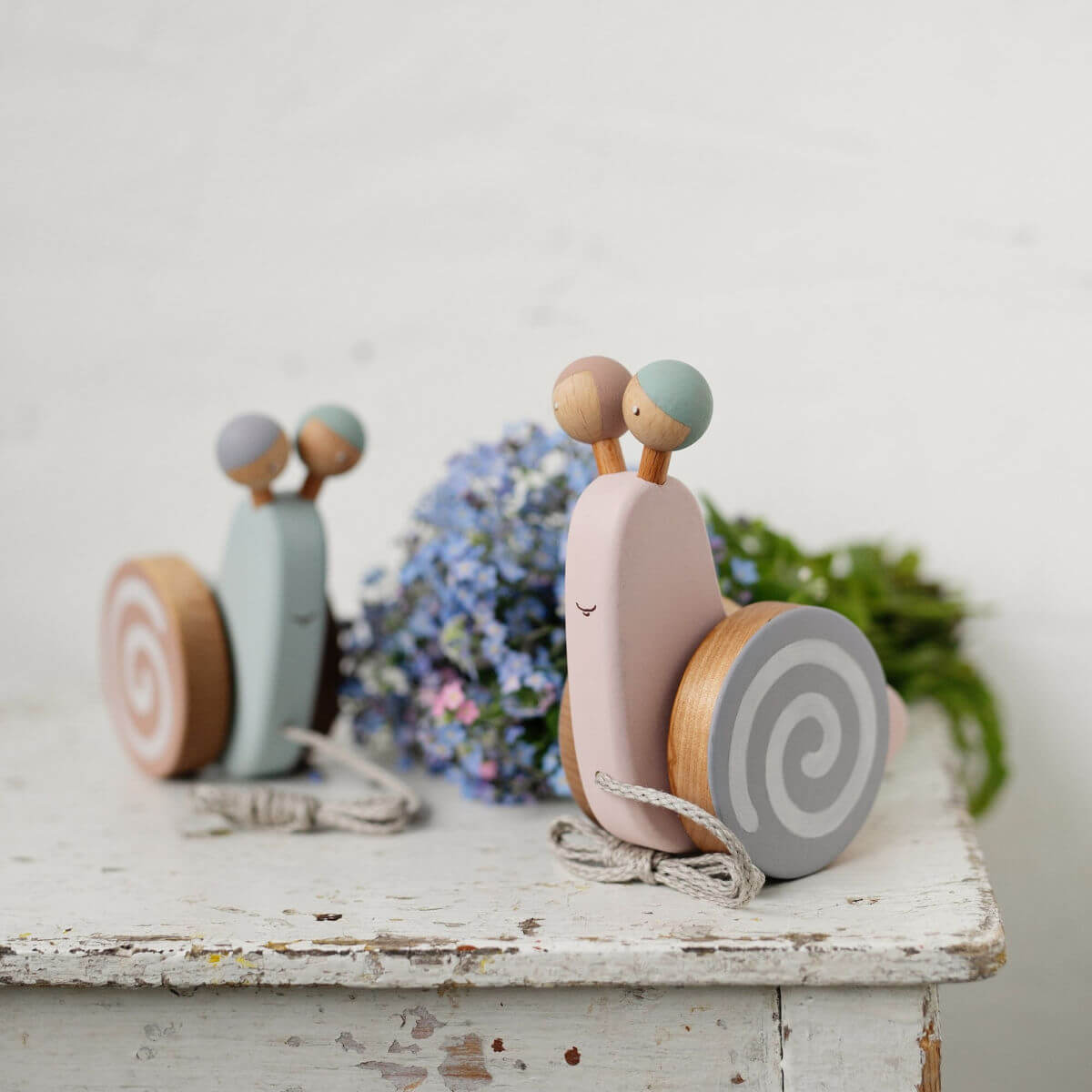 Wooden Pull Along Toy Snail – Blue Brontide