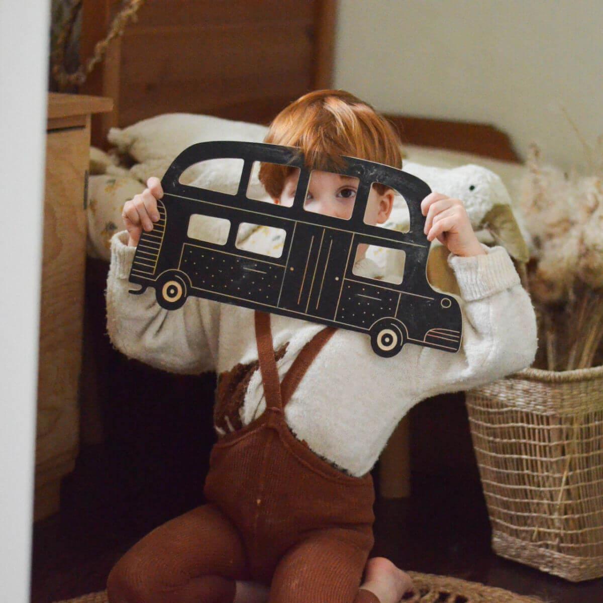 milin-retro-bus-wooden-chalkboard-with-chalks