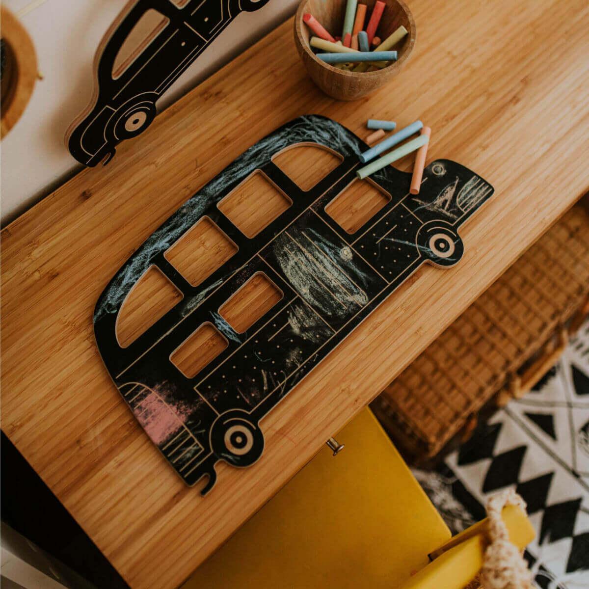 milin-retro-bus-wooden-chalkboard-with-chalks