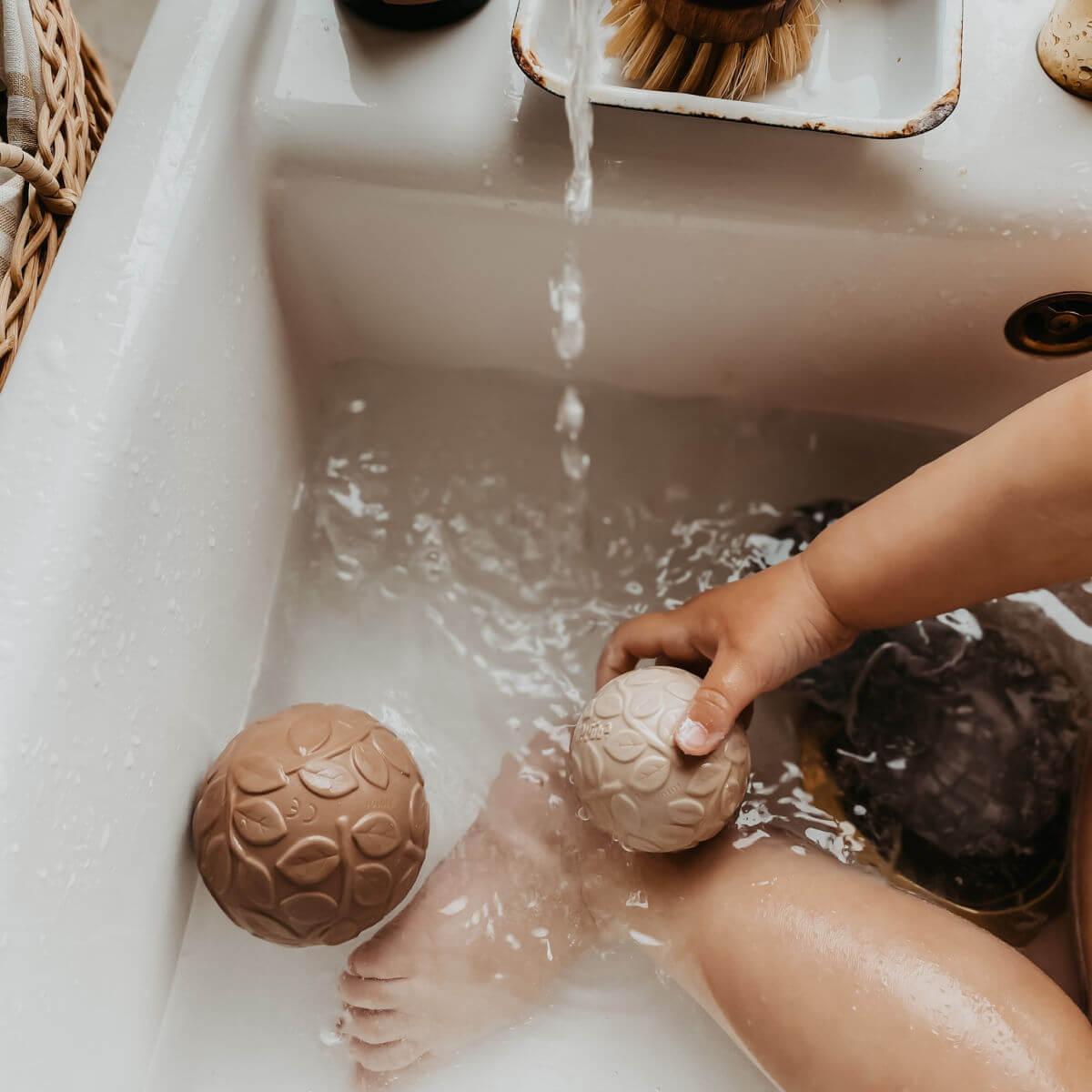 Natruba baby sensory toy balls natural rubber toys UK