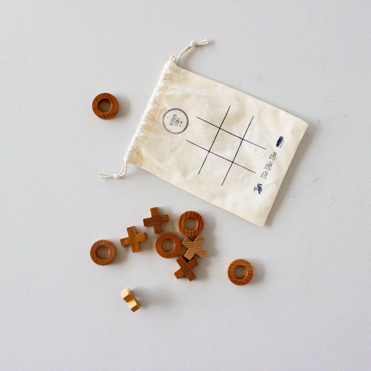 Plastic-free Tic Tac Toe game with FSC-certified wood pieces