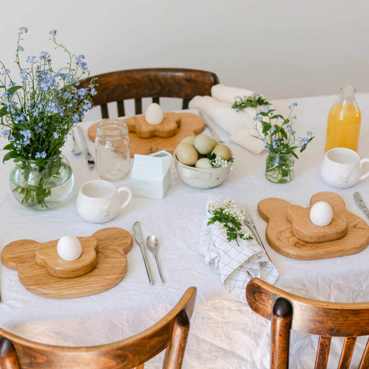 wooden children's breakfast set oak
toast board and egg cup set in bear design by blue brontide uk