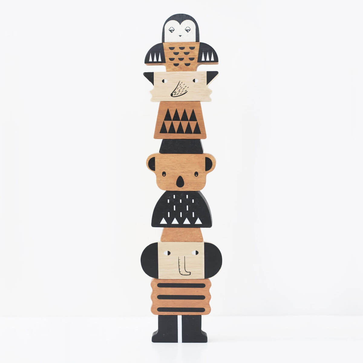 wee-gallery-animal-tower-wild-wooden-stacking-blocks