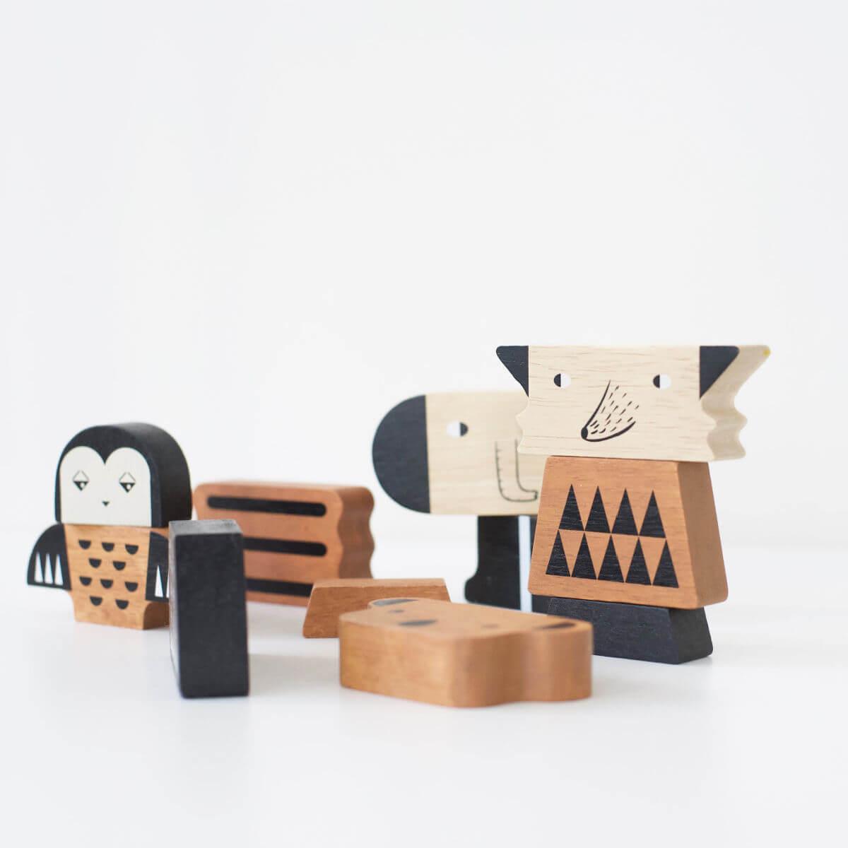 wee-gallery-animal-tower-wild-wooden-stacking-blocks