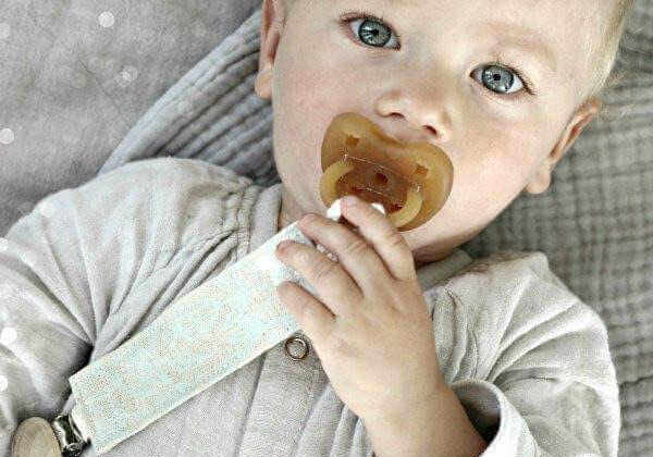 Sustainable fabric soother clip & baby