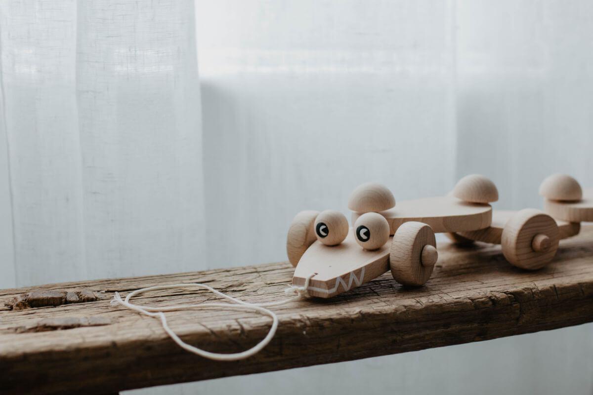 The Timeless Appeal of Traditional Wooden Toys: A Journey back to Simpler Playtimes