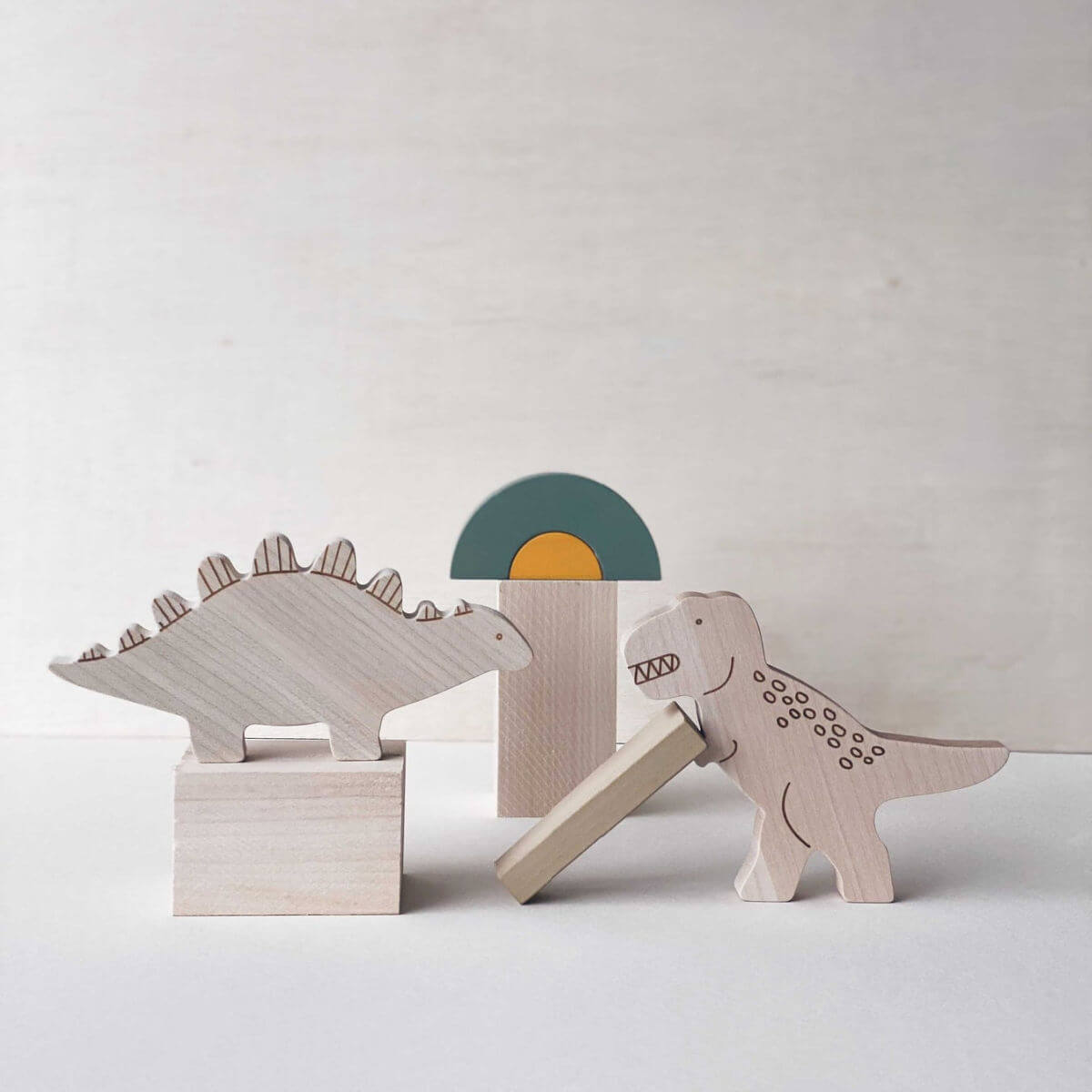 wooden dinosaur play set toy by briki vroom vroom