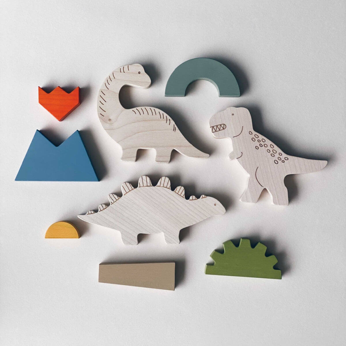 wooden dinosaur play set toy by briki vroom vroom