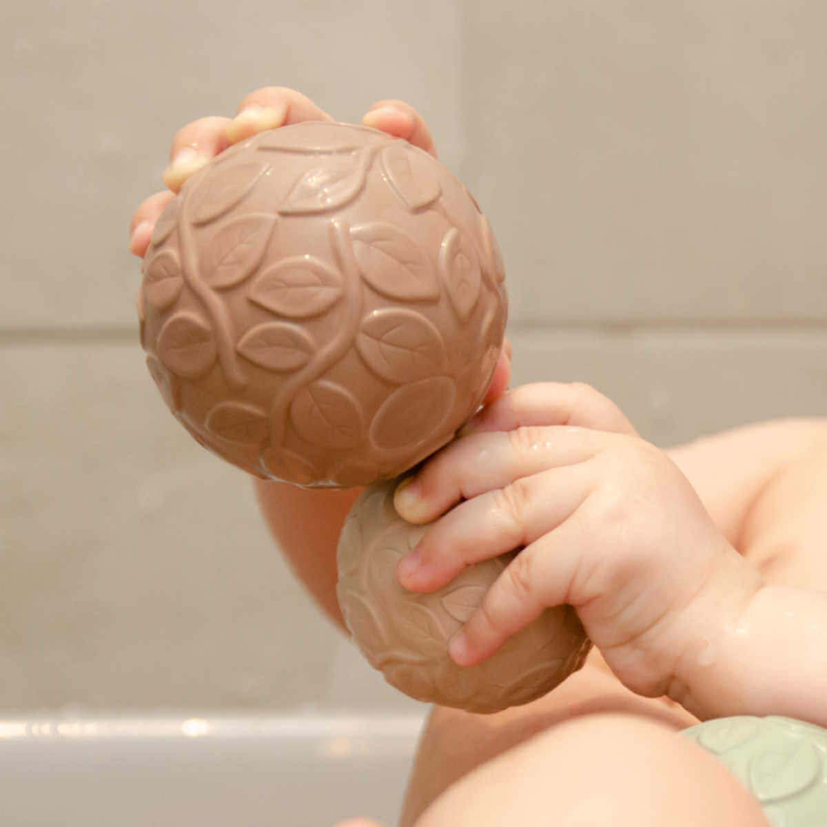 Natruba baby sensory toy balls natural rubber toys UK